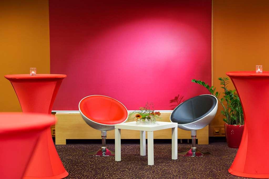 Vienna House By Wyndham Diplomat Hotel 4*