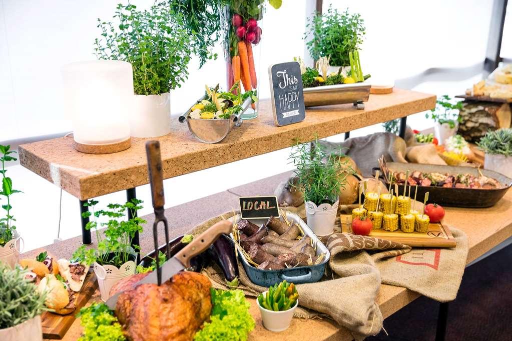Hotel Vienna House By Wyndham Diplomat 4*